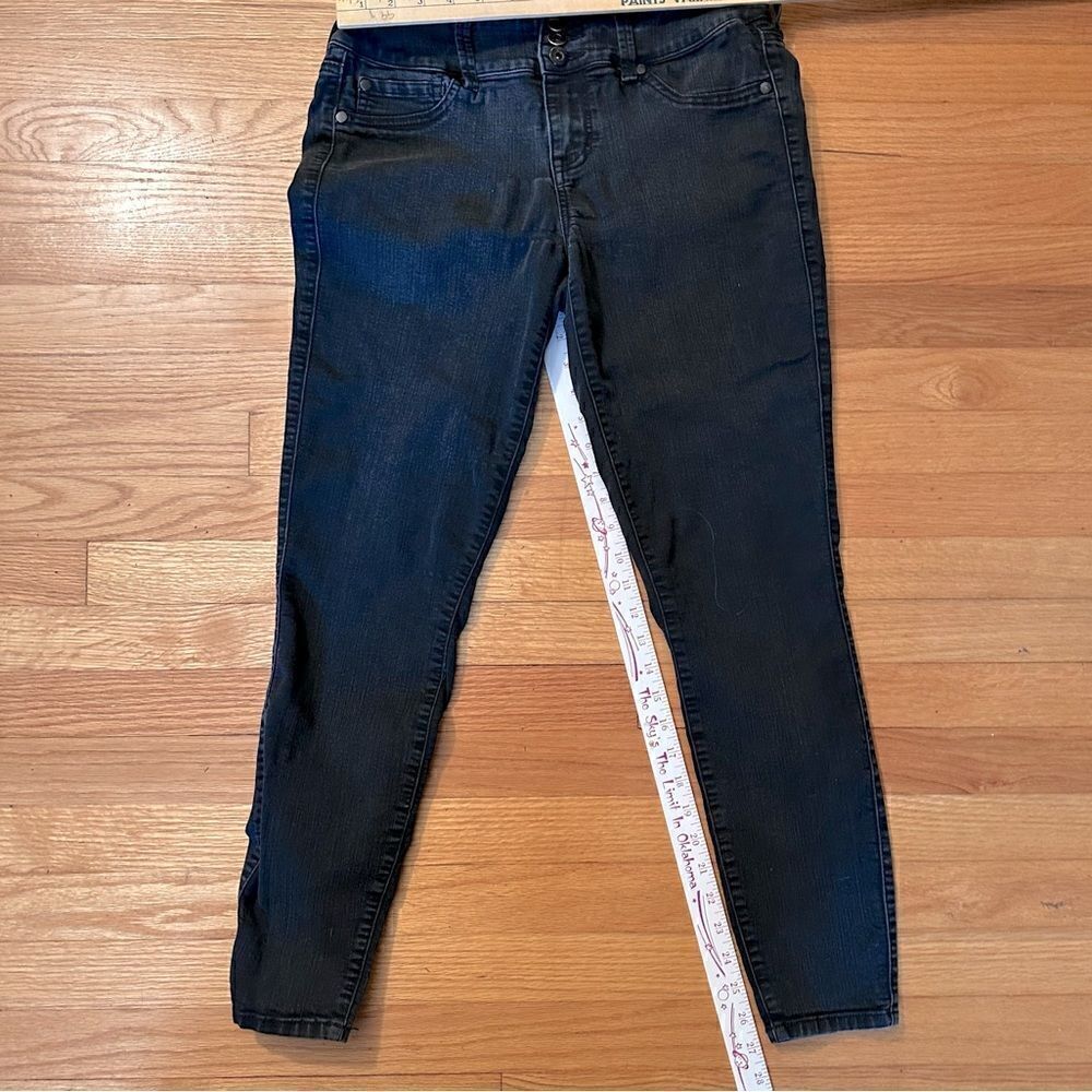 Torrid  Black Denim Skinny Jeans Sz 10R. VERY stretchy.